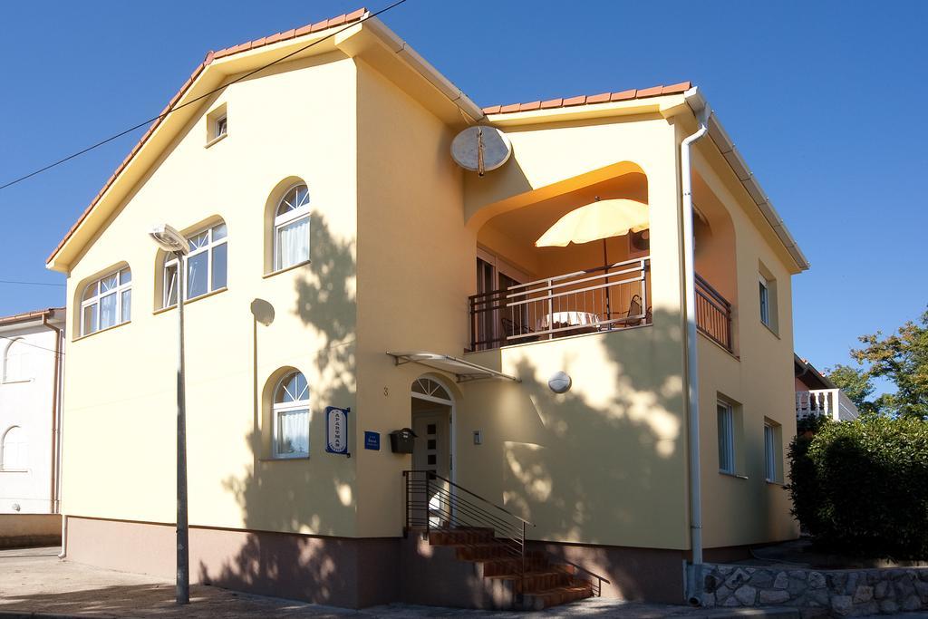 Apartment Blazi Njivice Exteriör bild